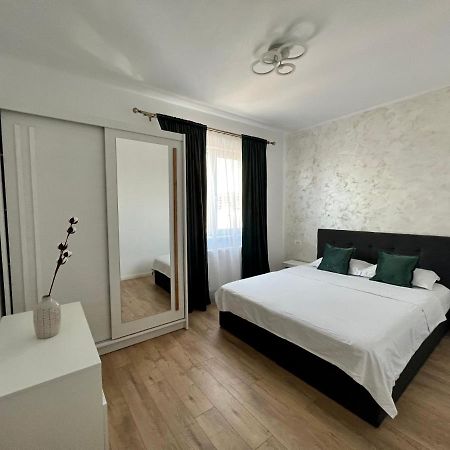 Central Riverfront Apartment Bucarest Exterior foto